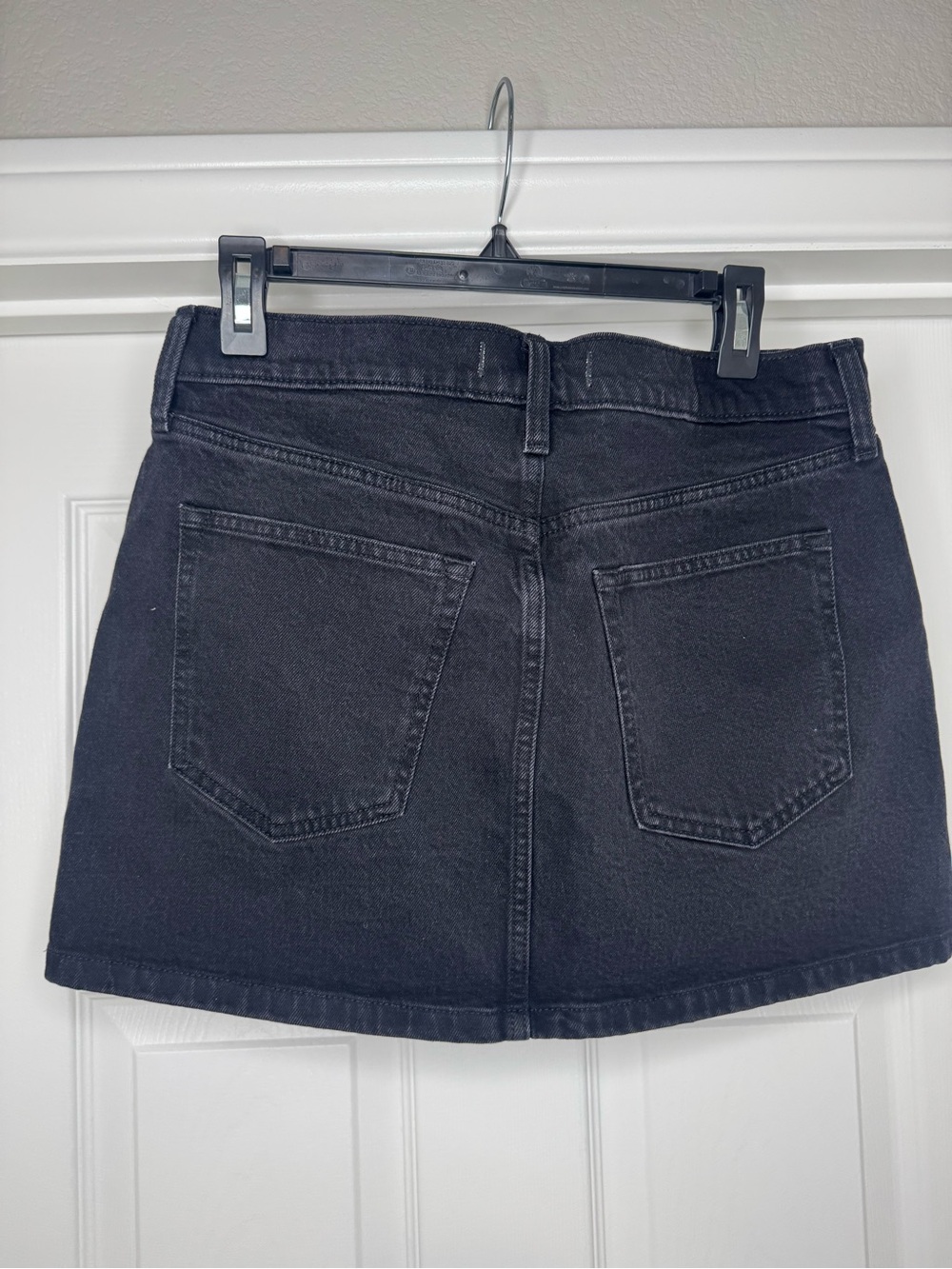 NWT Abercrombie & Fitch Black Denim Mini Skirt Silver Studded - Picture 3 of 5